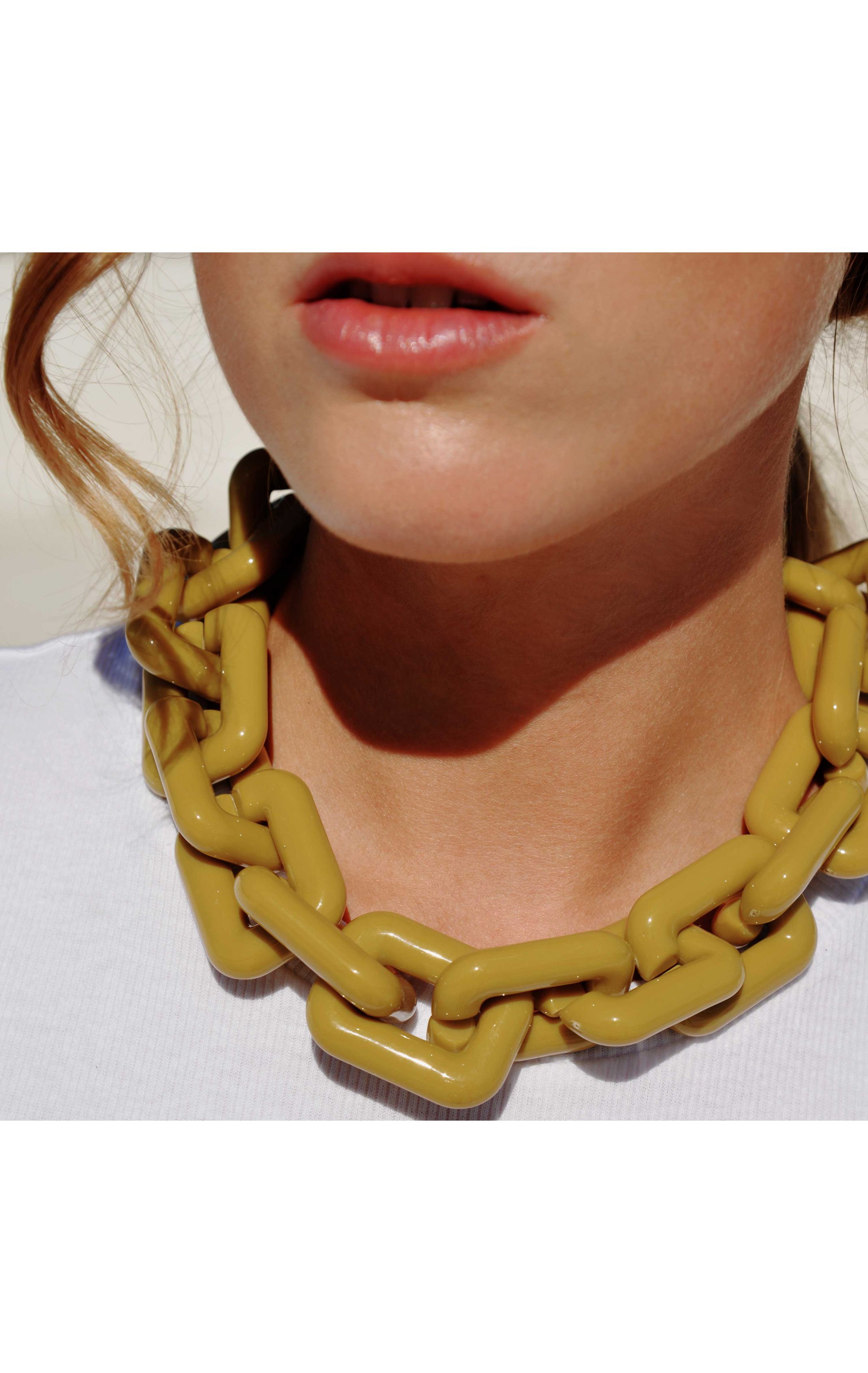 Collier Rhymes Olive